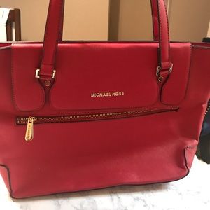 Red tote